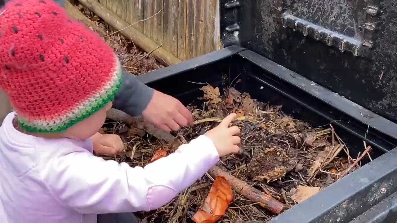 Setting up Backyard Composting, Environmental Center